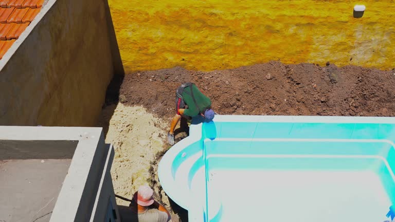 Top-Rated Swimming Pool Contractor Near Me From Design to Completion